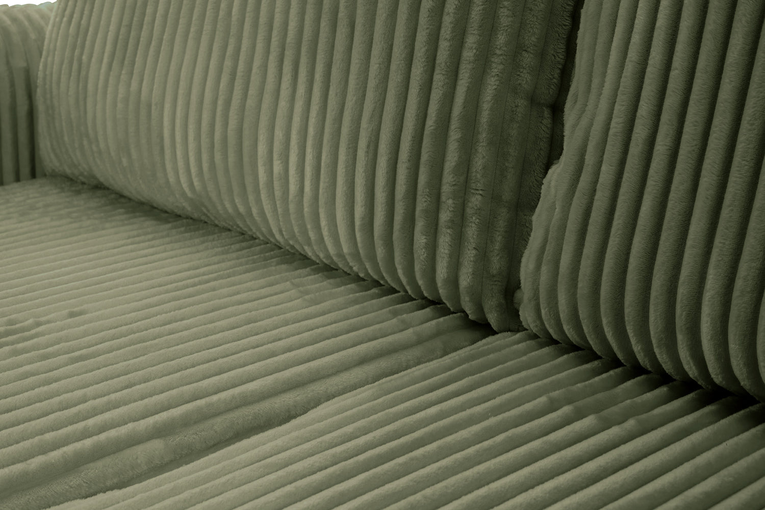 b90f0323b3812bb4aaa09c6c56dda8ada3e1018c_ALLORA_naroz__nik___detal_4__Tilia_37_